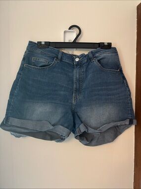 H&M Women's Rolled Hem Denim Shorts - Blue Wash